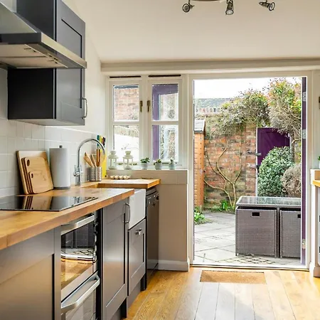 3 Darnborough Street Holiday home *